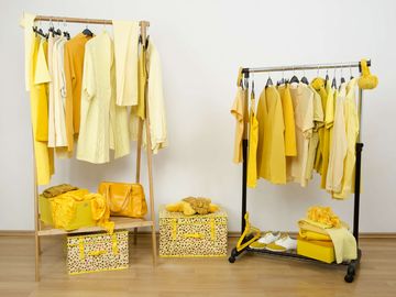 ハンガーラックを使って「掛ける収納」